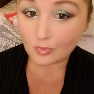 Meet your Posher, April-marie